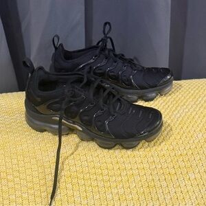 Nike Black Lace-Up Athletic Sneakers